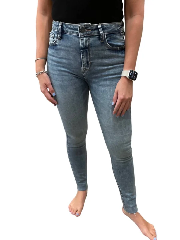 Taylor High Rise Skinny Jeans In Washed Blue