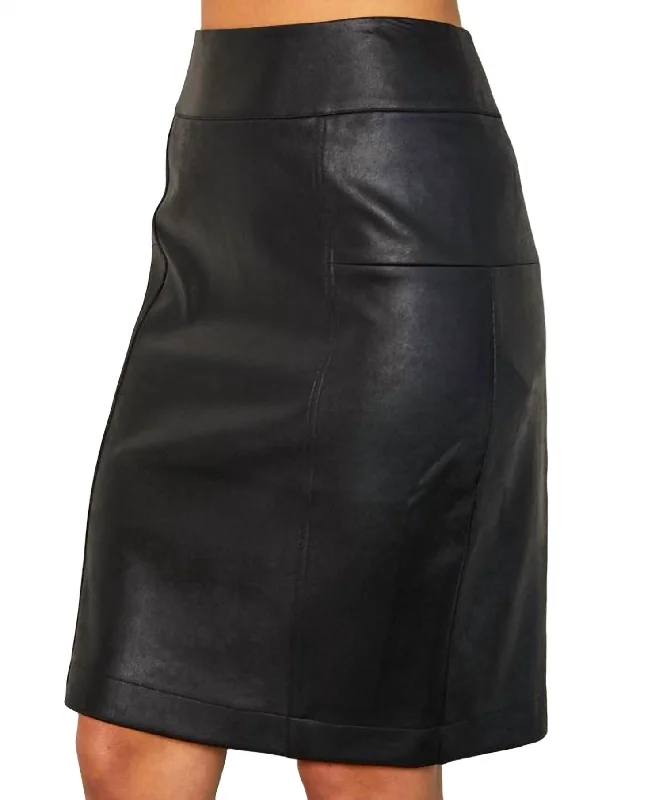 Vegan Leather Short Skirt In Black